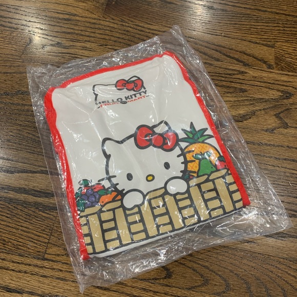 New Hello Kitty Fruit Mart x McDonald’s Picnic Bag - Picture 2 of 4